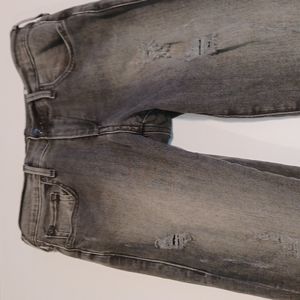 True religion Halle mid rise super skinny black size 26 ripped shredded jeans